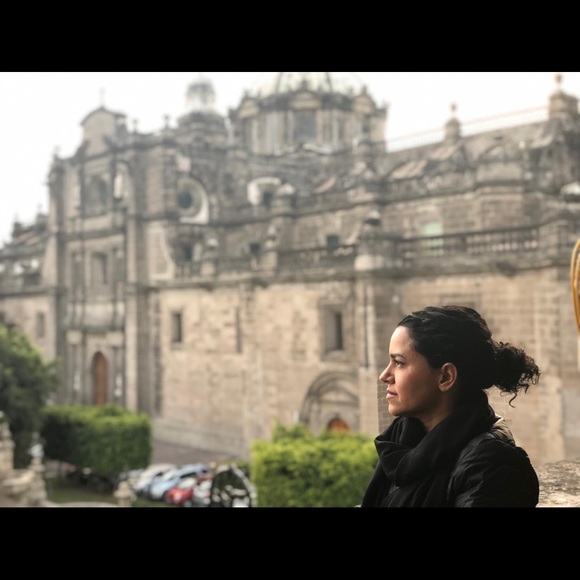 Meet your Posher, Mona - Picture 1 of 1